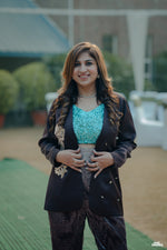 Load image into Gallery viewer, A Symphony of Style: Tanu Khera's Luxe Ensemble