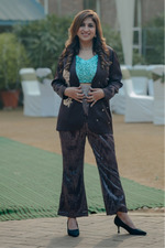 Load image into Gallery viewer, A Symphony of Style: Tanu Khera's Luxe Ensemble
