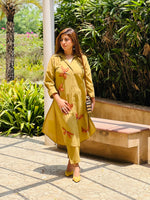 Load image into Gallery viewer, Elegant Imported Georgette Kurta Set by Tanu Khera Designs