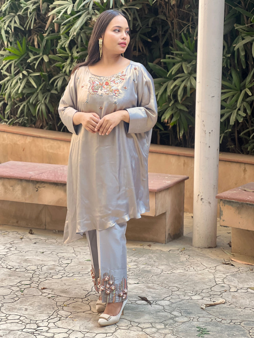 Effortless Glamour: Foil Georgette Kaftan Style Shirt with Embroidered Neckline & Detailed Pants